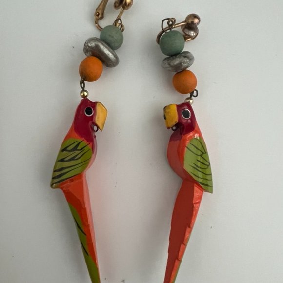 Vintage MSM MOD Beaded Wooden Parrot Necklace and Earrings - Picture 6 of 10